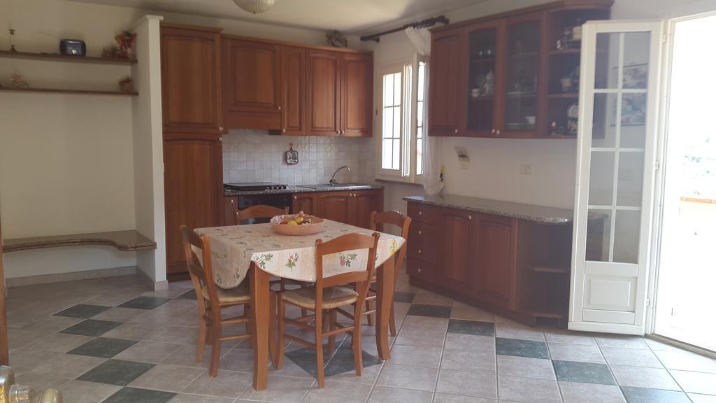 Casa Leoni Capoliveri  Kamer foto